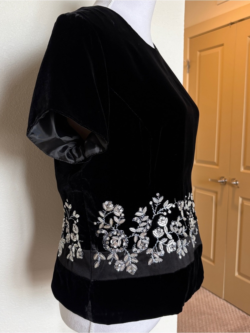 Talbots Vintage Black Velvet Beaded Embellished Short Sleeve Blouse 10